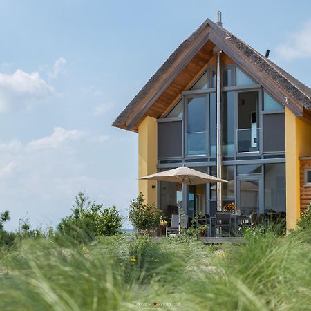 Ostsee - Reetdachhaus Nr 7 Haddock im Strand Resort Heiligenhafen Exterior foto